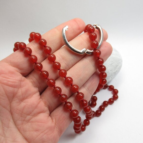 Hand knotted Carnelian bead necklace - Picture 5 of 11